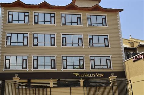 Valley View Hotel .